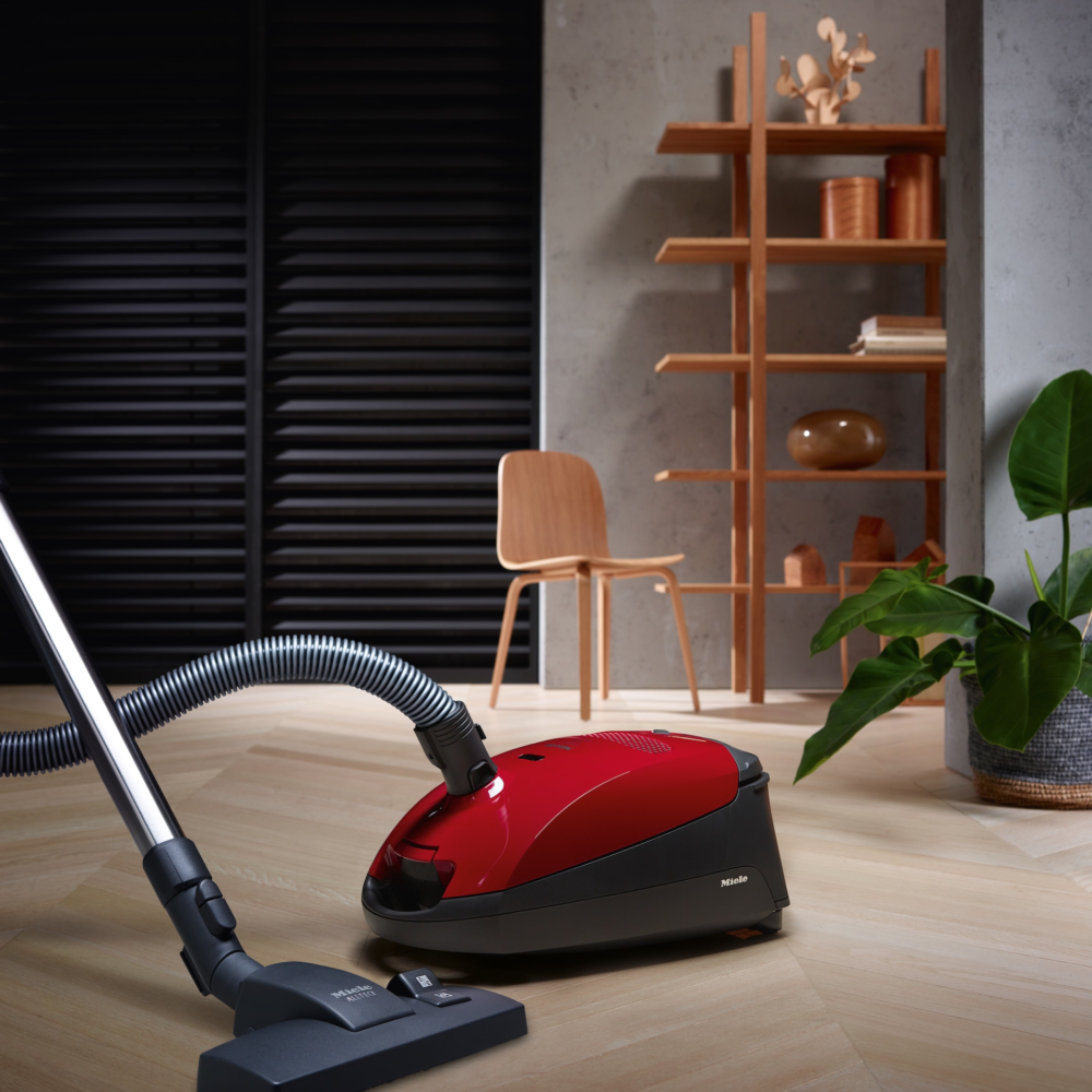 Miele Classic C1 Pure Suction HomeCare PowerLine – SBCN0, Autumn Red, HEPA Filter