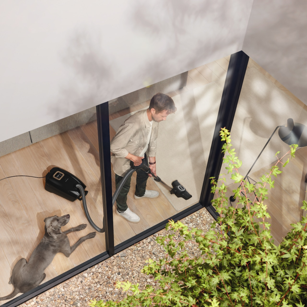 20000215353 Miele Guard L1 Cat & Dog PowerLine Canister Vacuum – SUZE0, Obsidian Black, TurboBrush & Active AirClean Filter