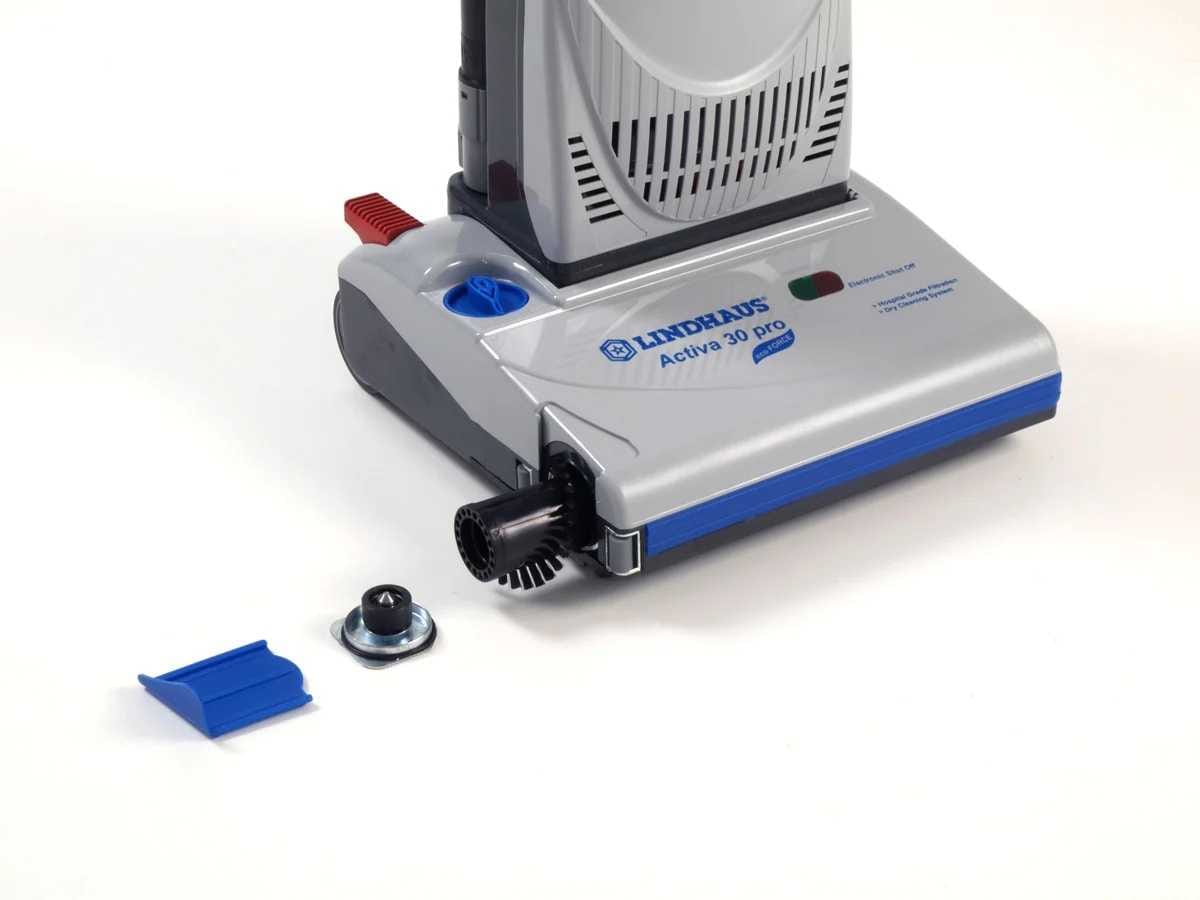 Lindhaus Activa 30 Pro brush roller change during maintenance