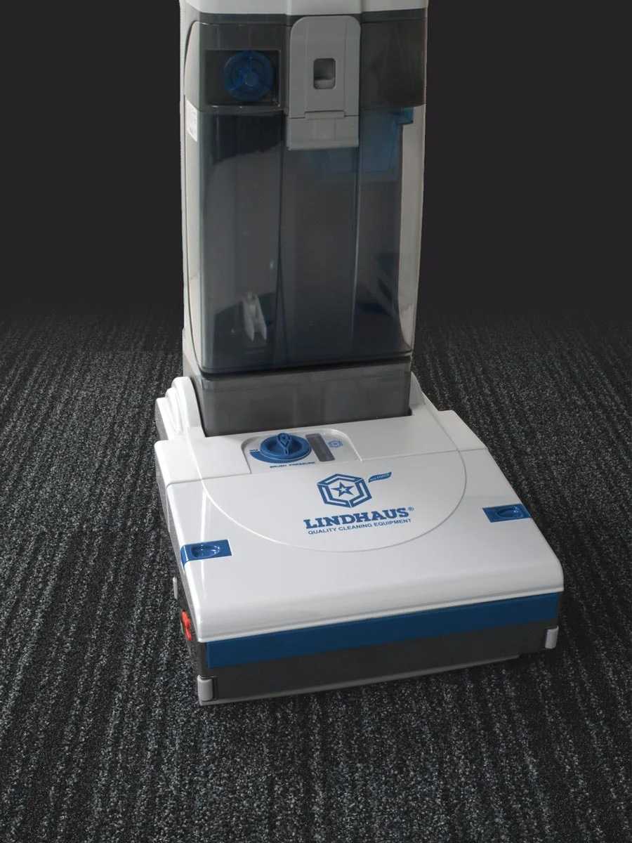 Lindhaus LW eco FORCE with carpet cleaning attachment