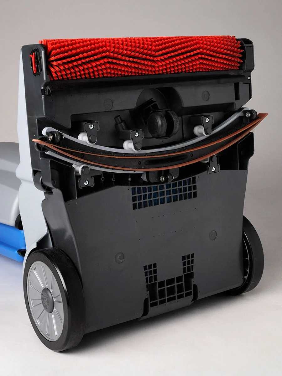 Lindhaus LW46 floor scrubber recovery tank open